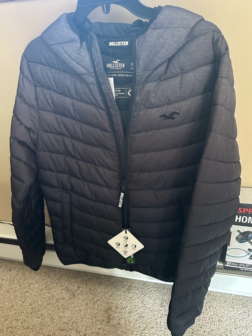 Hollister Men's Black Quilted Hooded Puffer